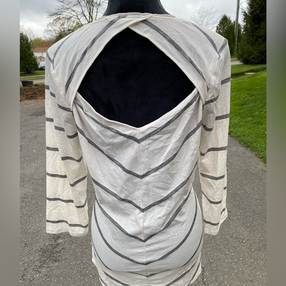 Intricate top by WHBM - Picture 2 of 7